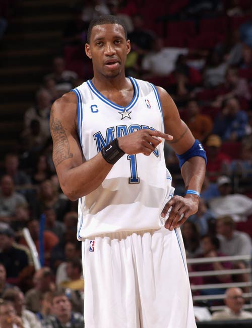 边锋突破一条龙，全场沸腾（边锋连过数人破门，观众欢声雷动）