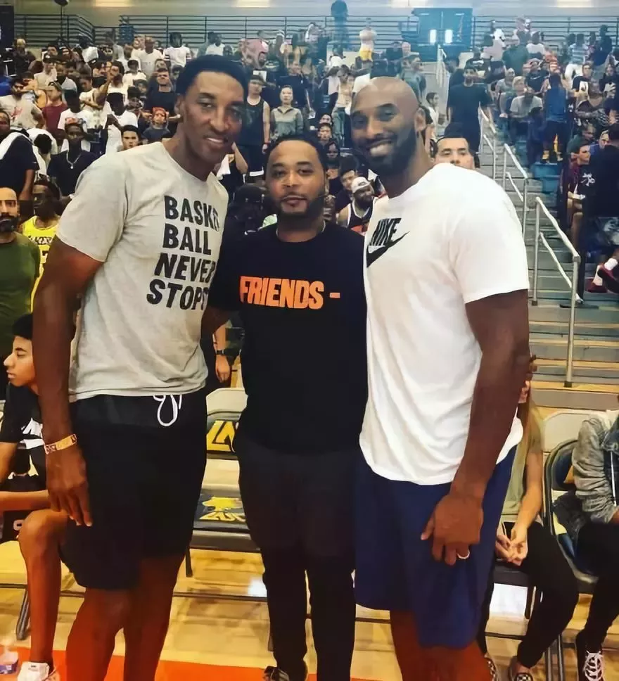 杰伦·约翰逊成为08年詹姆斯以来连续两场砍三双最年轻的前锋（自2008年詹姆斯以来，杰伦-约翰逊成为连续两场拿下三双的最年轻前锋）