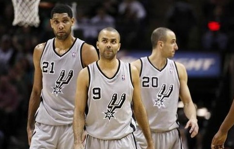 奥尔莫：巴萨更衣室氛围没变化，我们对弗里克的哲学充满信心（奥尔莫：巴萨更衣室氛围未变，球队对弗里克理念有信心）