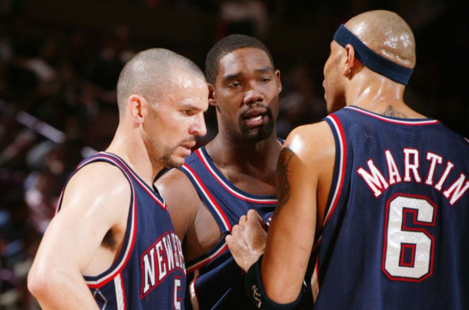 凯恩回应与巴萨传闻：我没和任何人接触，现在在拜仁很开心（凯恩谈巴萨传闻：未与任何人接触，在拜仁过得很开心）