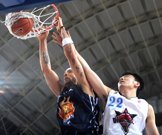 百场里程碑有所发挥：古斯托对阵巴萨个人集锦（百场之夜闪耀：古斯托对巴萨个人集锦）