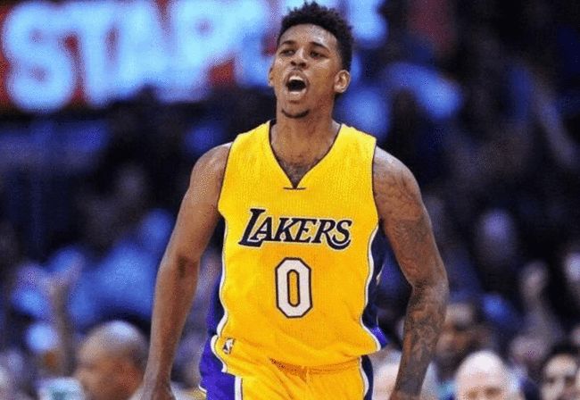 VP老板：踢掉电子哥和Jame都是选手和教练共同要求的（VP老板称电子哥与Jame被移出阵容，系队员与教练一致要求）