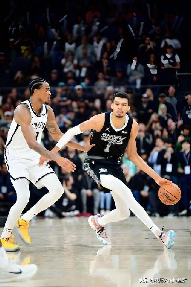 手感不佳！希罗半场11中2拿10分，正负值-14全场最低（状态低迷！希罗半场11投仅2中取10分，正负值-14全场垫底）